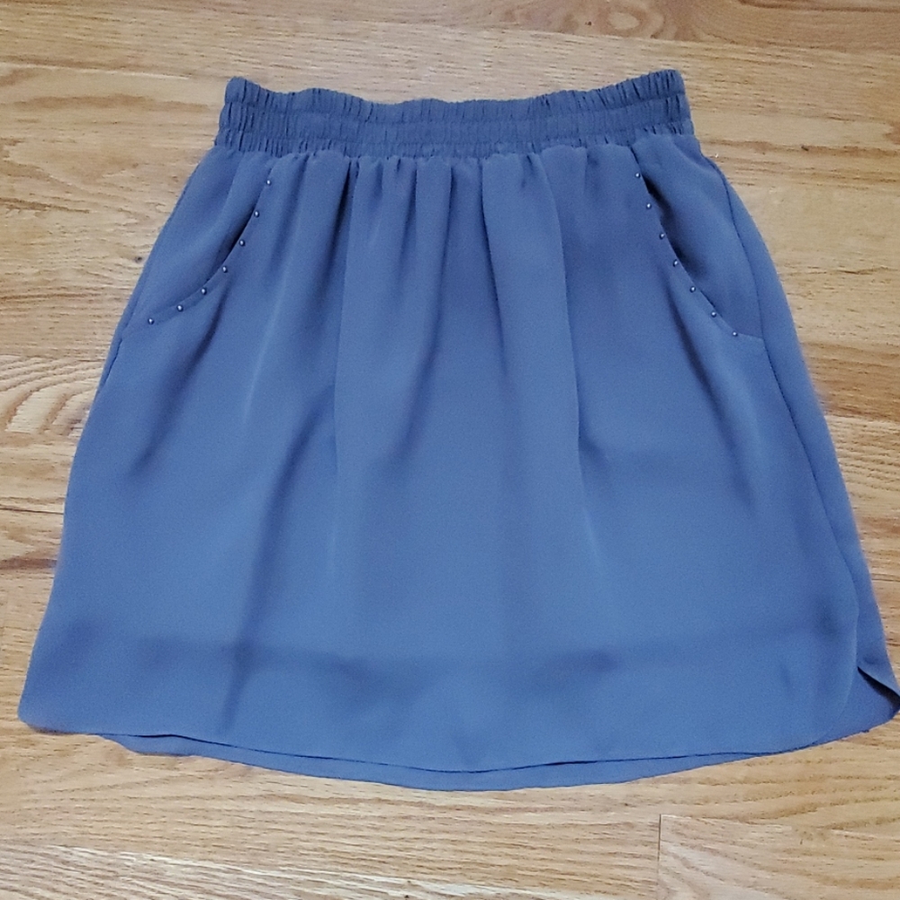 Gray Skirt with 2 pockets